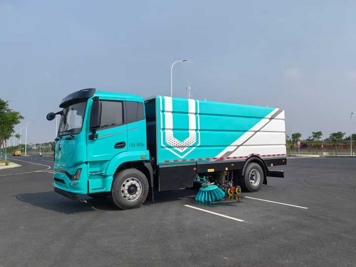 壹為18T純電動(dòng)洗掃車